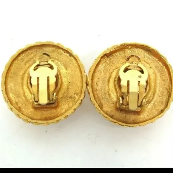 CHANEL Vintage Authentic Clip on earings - Picture 7 of 13